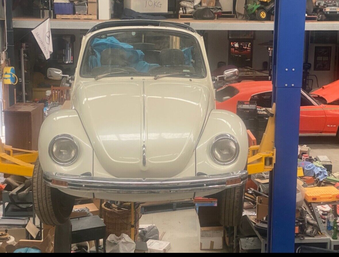 1974 Volkswagen super beetle