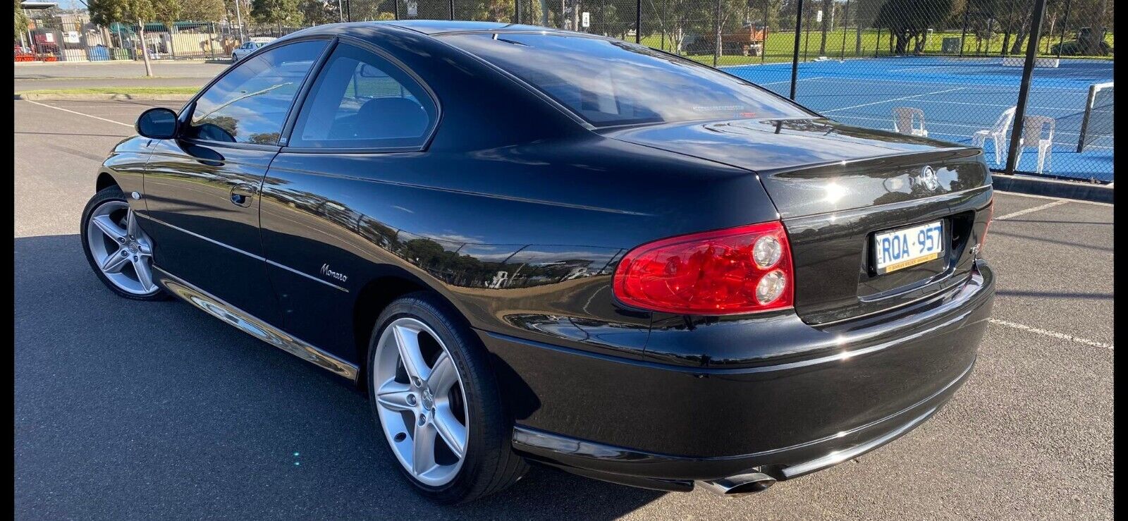 2002 HOLDEN CV8 MONARO 29,000 KLMS LIKE NEW