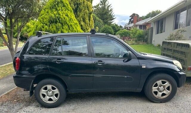 2004 TOYOTA RAV4