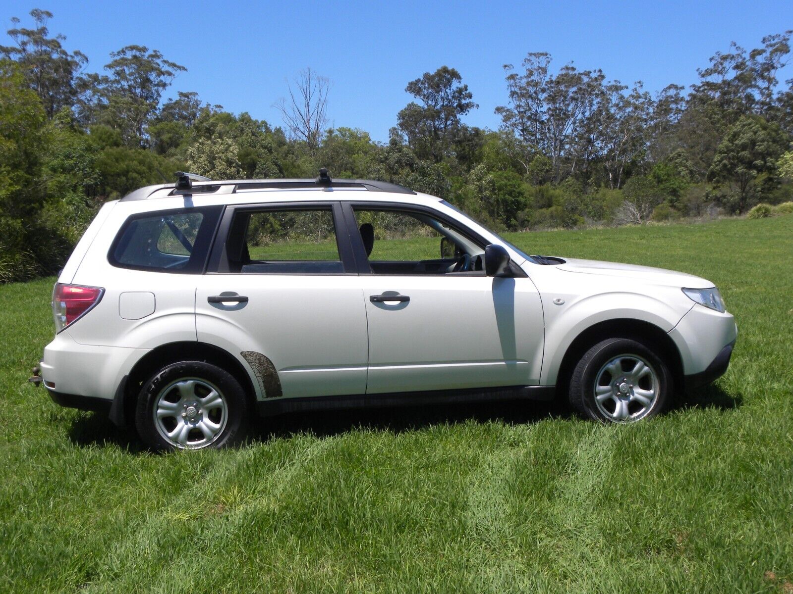 2010 Subaru Forester  Wagon 4dr Man 5sp AWD 2.5i