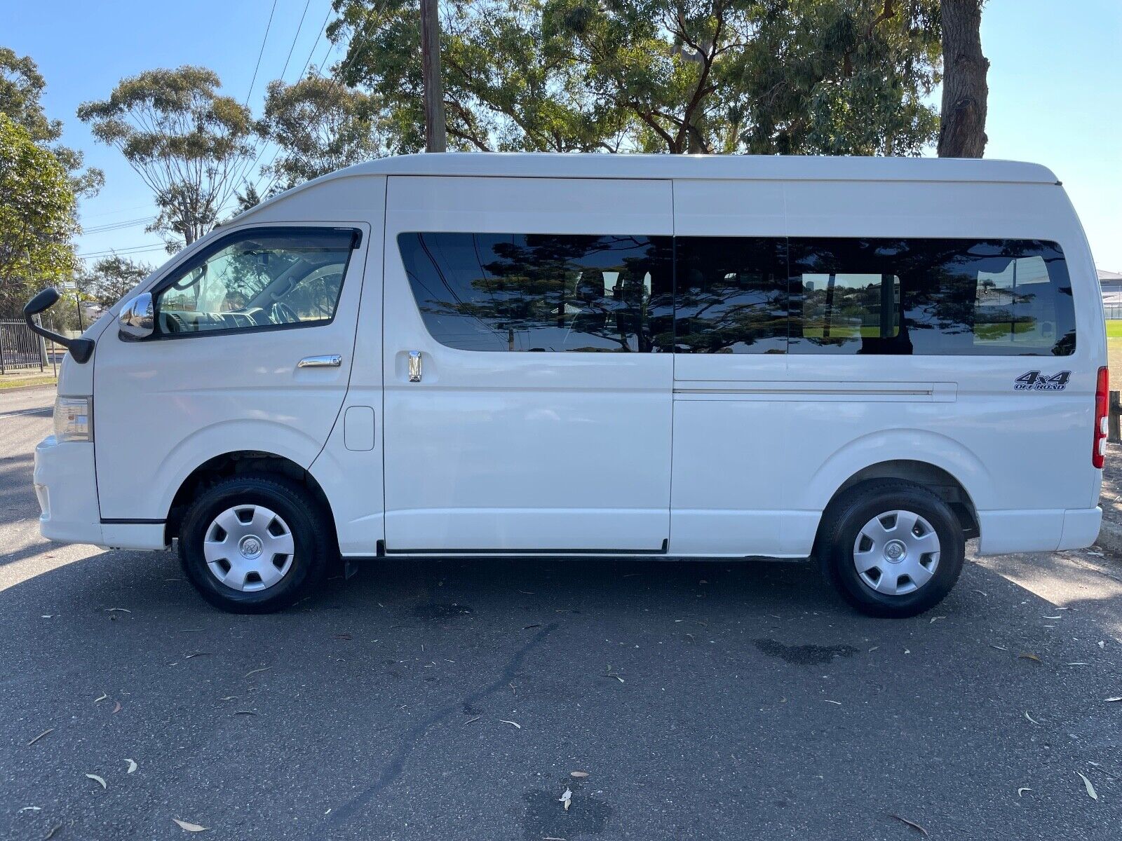 2012 Toyota Hiace TRH228B SLWB High roof 4WD Auto, 5-Year Warranty!