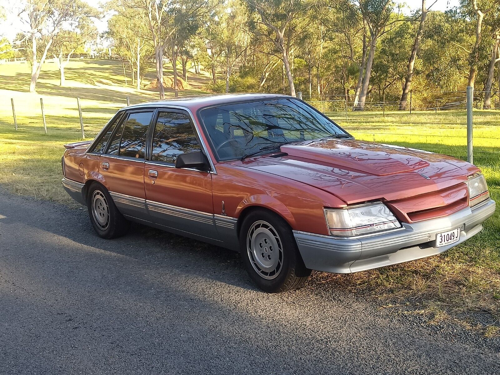 COMMODORE 1985 VK CALAIS FACTORY V8 5LITRE, 5 SPEED MANUAL T5,HDT ENHANCED