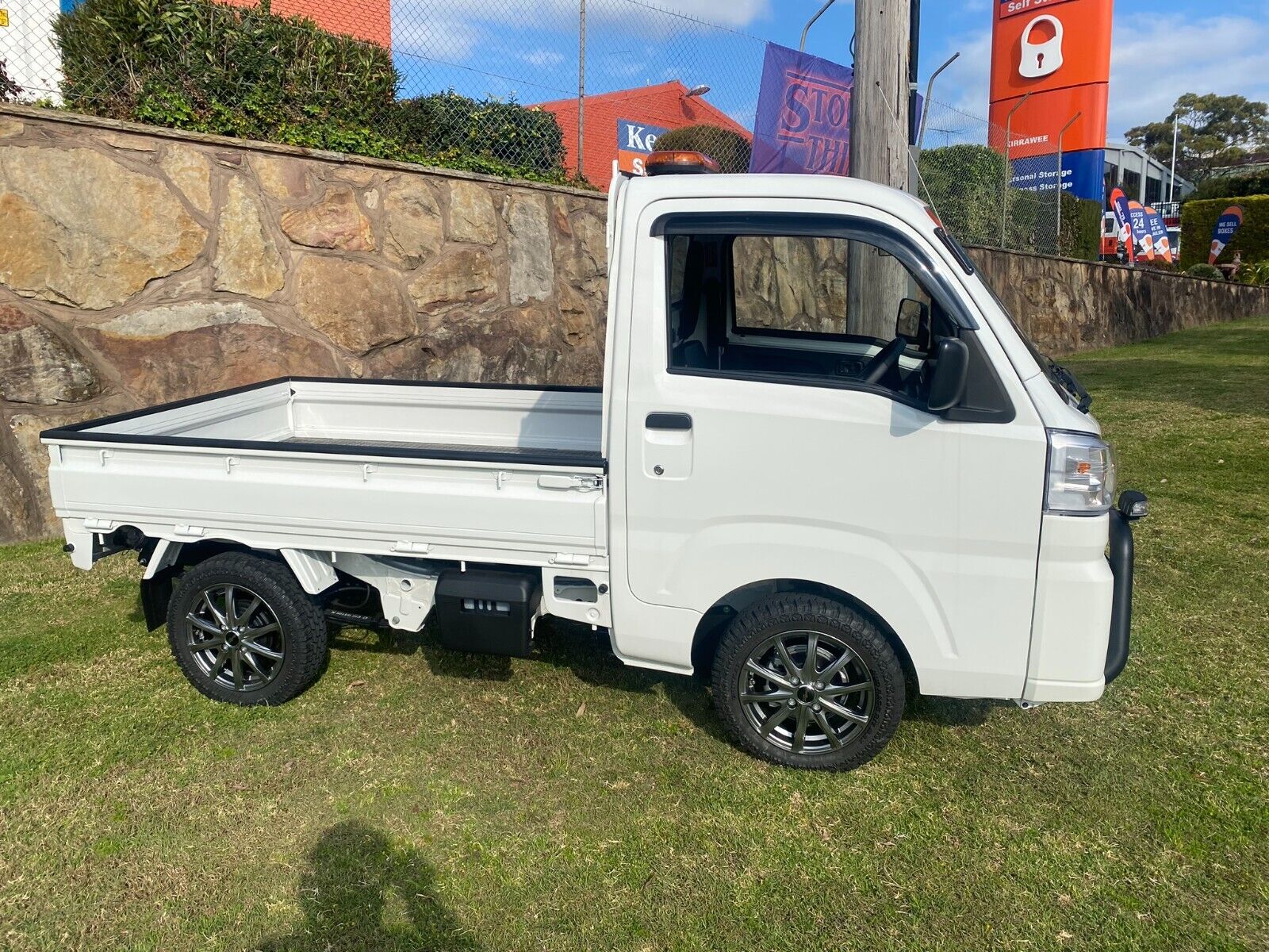 DAIHATSU HI-JET S510 4X4 MANUAL 2022 SAFTEY PACK WITH HI-VIS AMBER FLASHING LIGH