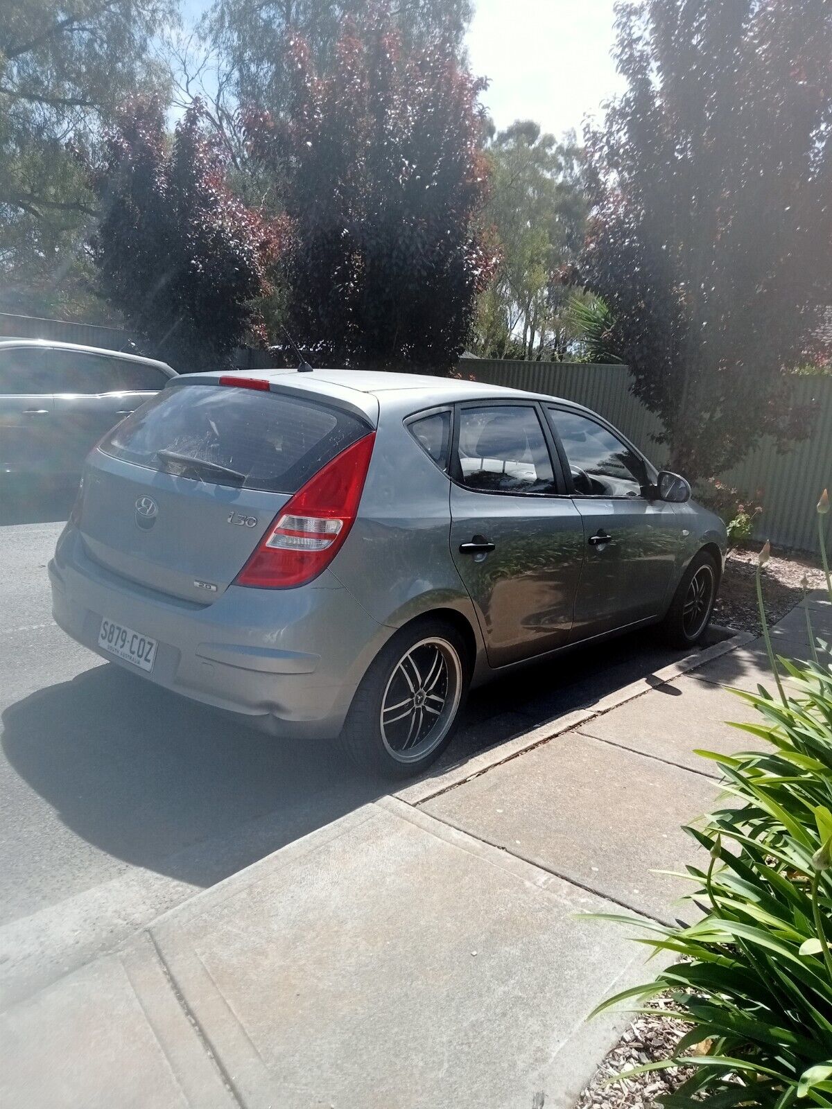 HAS TO BE SOLD TODAY - Hyundai i30 2.0 litre 5 speed Manual