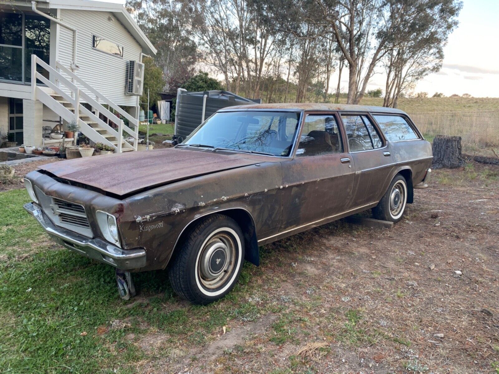 Holden HQ Kingswood station wagon factory V8