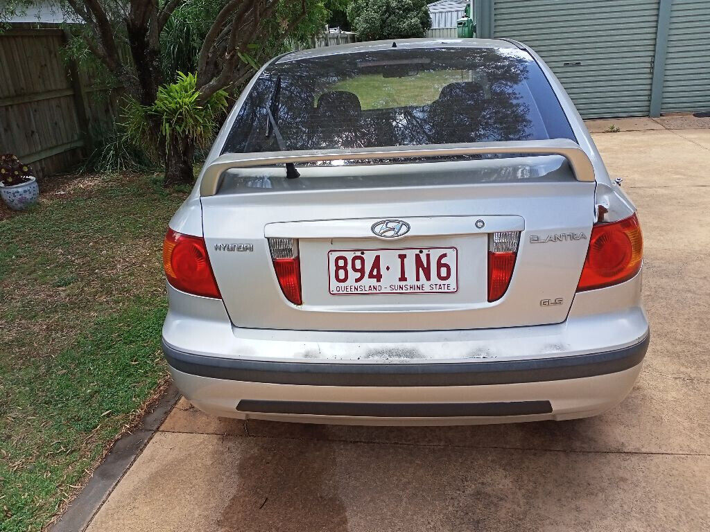 Hyundai Elantra GLS 2002 Hatchback