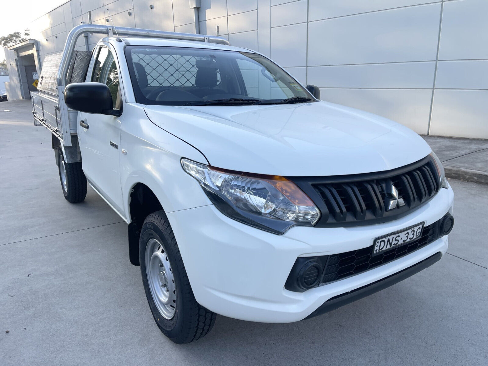 MITSUBISHI TRITON 2017 2.4L 132000KMS CAB UTE ALLOY TRAY CLEAN INSIDE & OUT