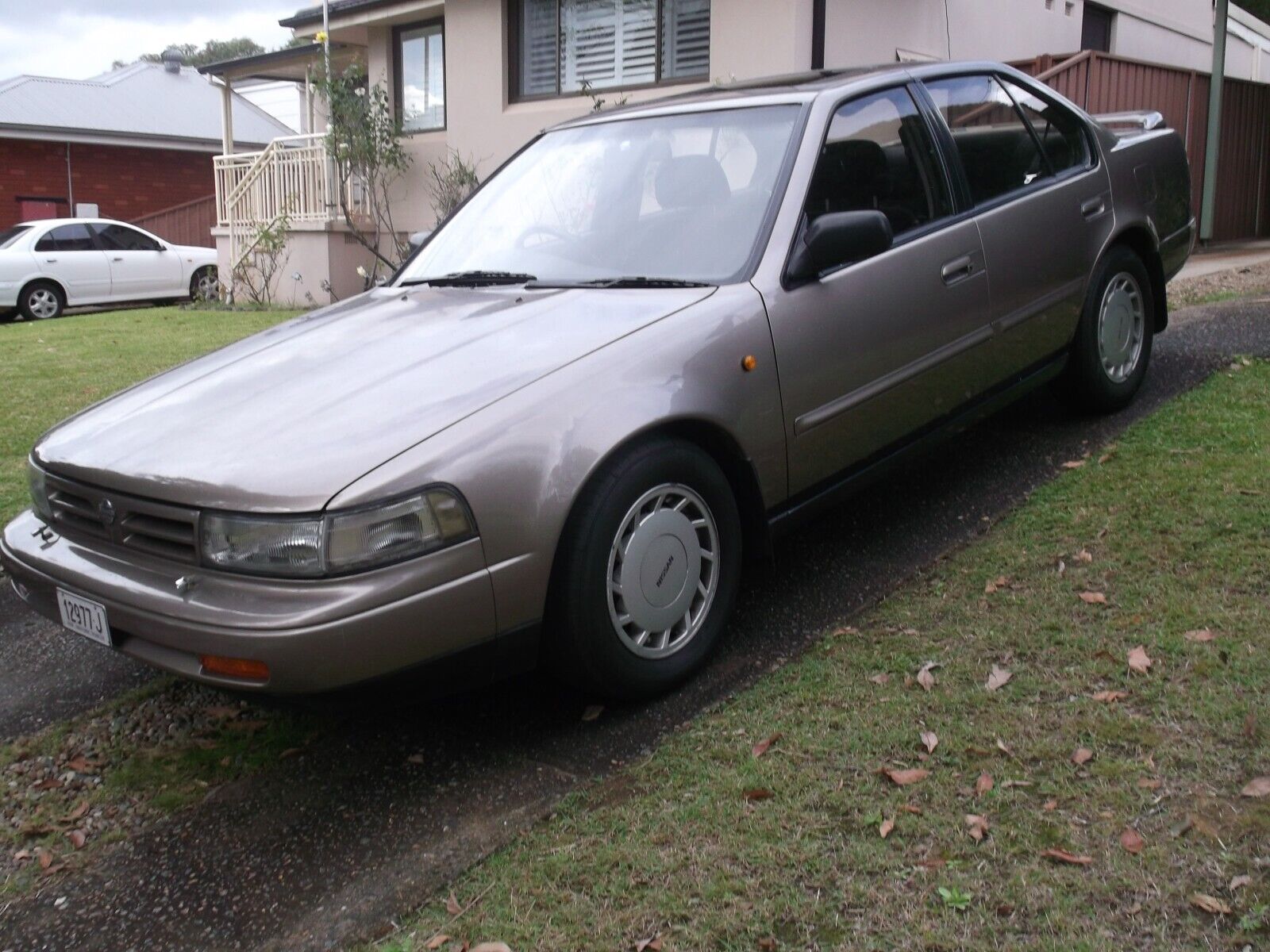 NISSAN MAXIMA TI 1990