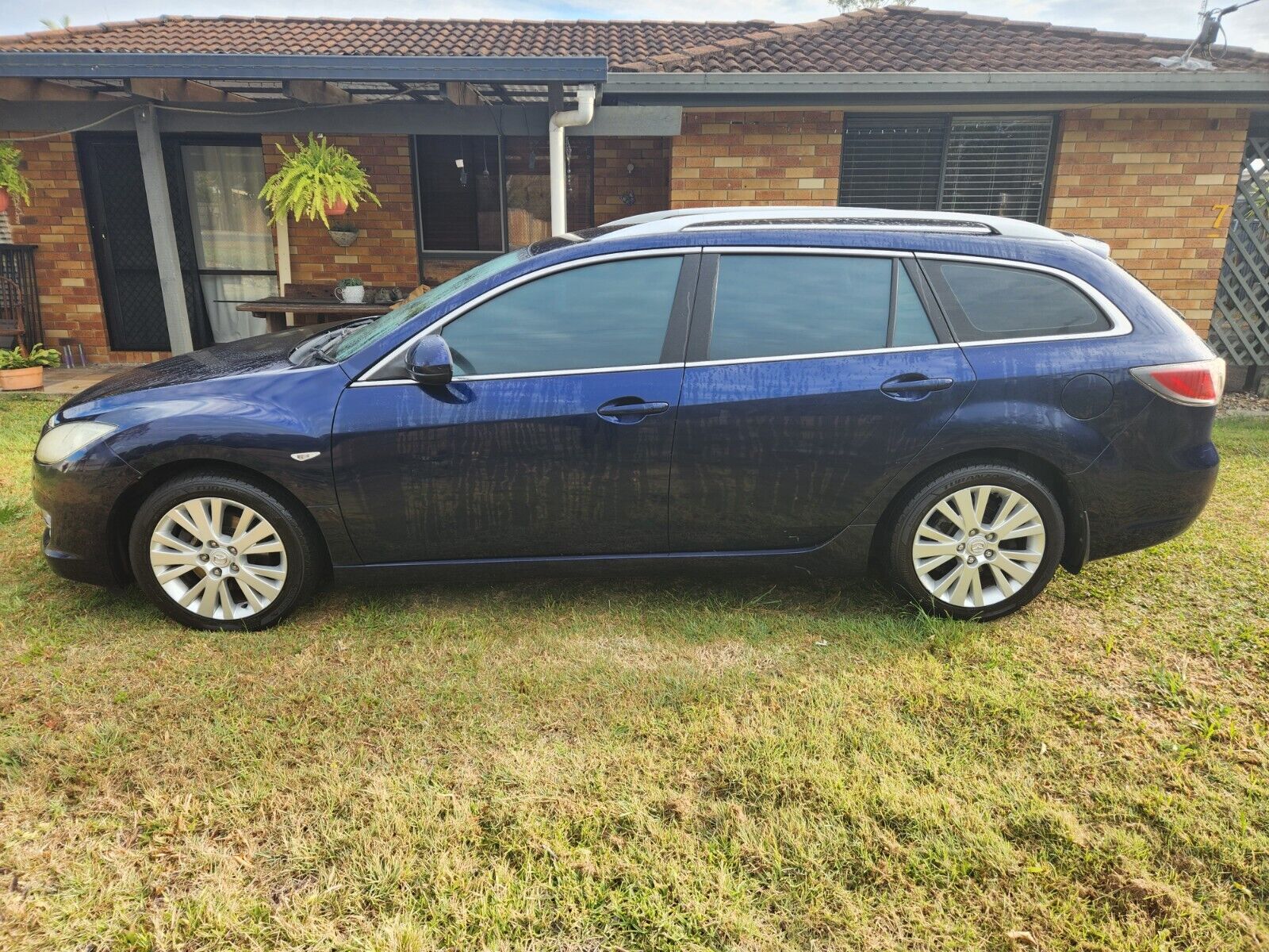 Selling 2009 Mazda 6 wagon still in great condition